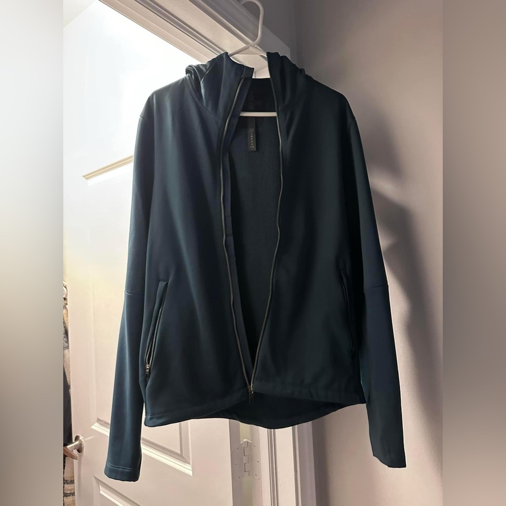 Lululemon zip up, size 6